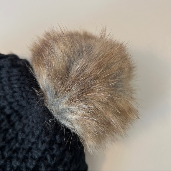 Indigo black toque with light brown faux fur fall pom pom beanie knit winter hat - Picture 2 of 4